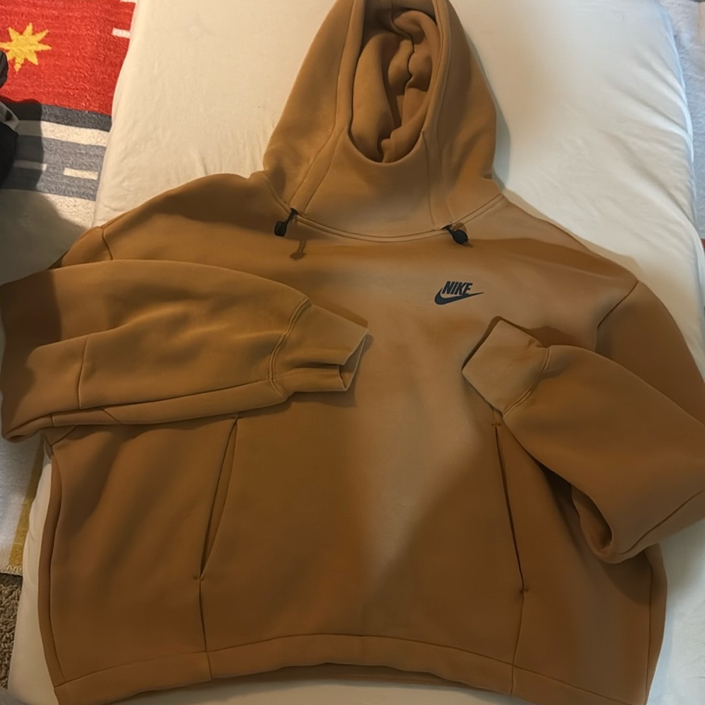Nike tech fleece hooded pullover